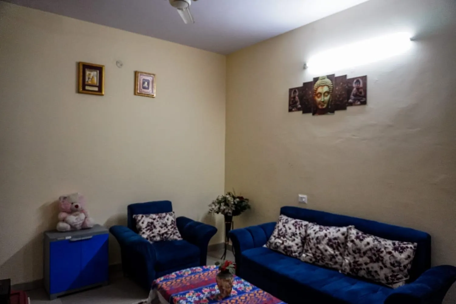 Varanasi Vibes Apartment A Haven For Travelers 0*,