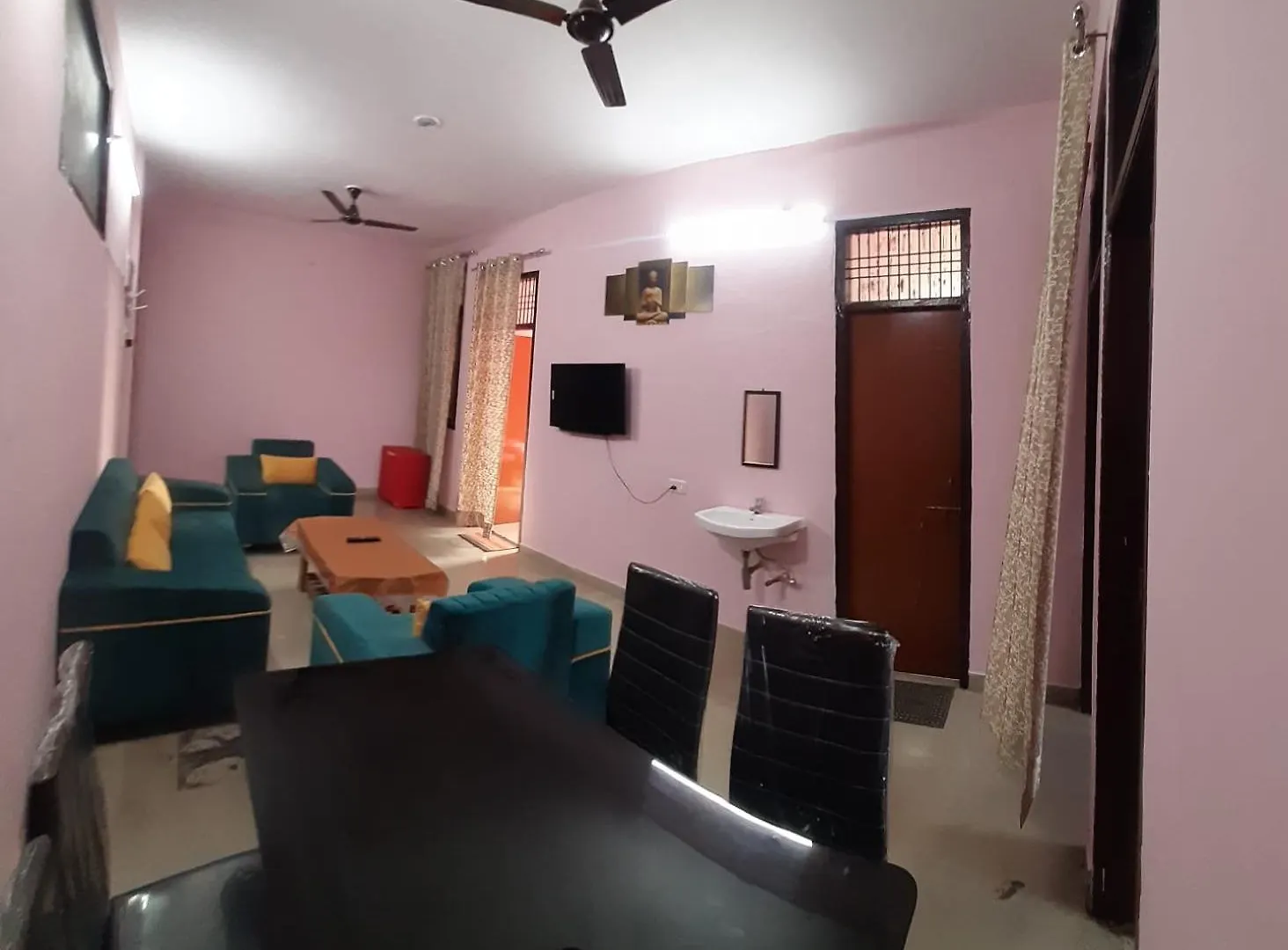 Varanasi Vibes Apartment A Haven For Travelers 0*,