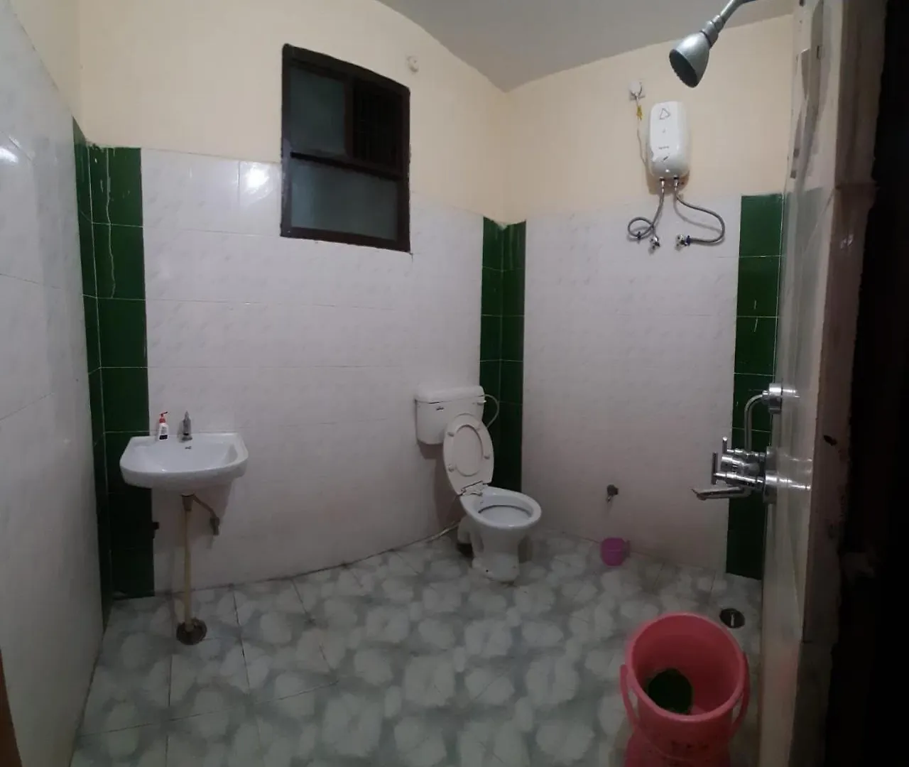 Varanasi Vibes Apartment A Haven For Travelers